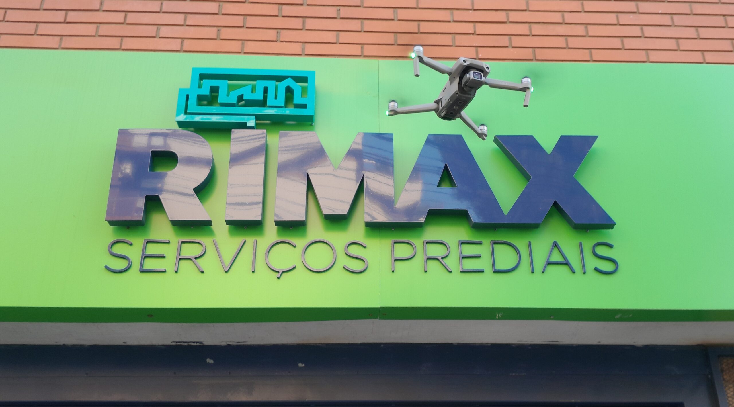 Foto da Fachada da Central da Rimax